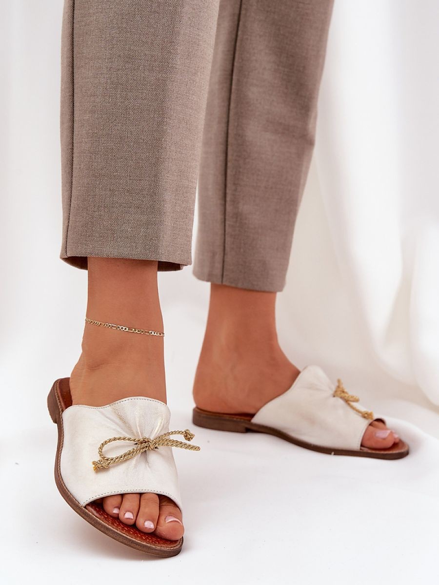 Clacquettes model 211972...