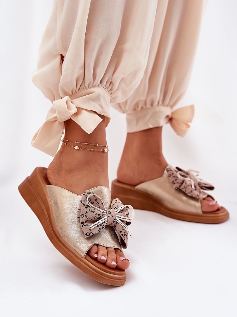 Clacquettes model 211954...