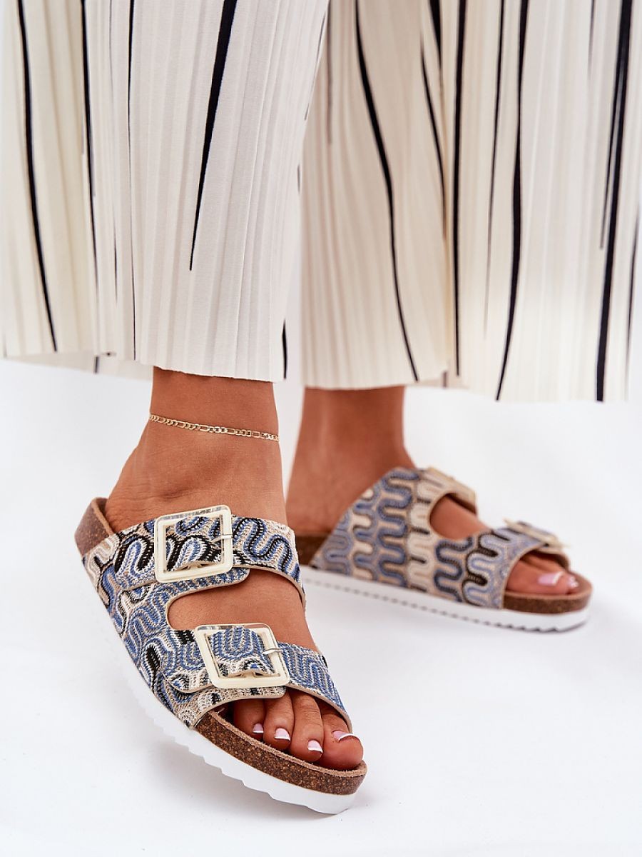 Clacquettes model 211962...