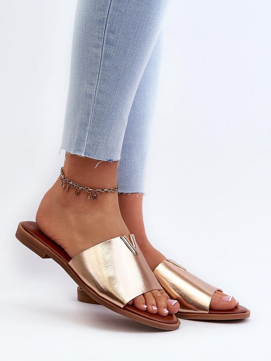 Clacquettes model 196341...