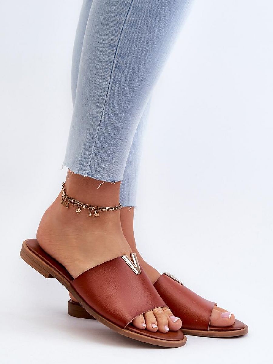 Clacquettes model 196343...