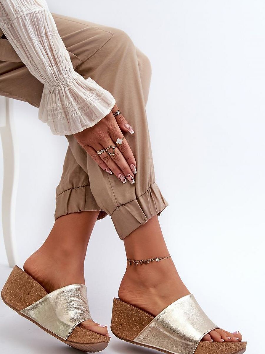 Clacquettes model 197657...