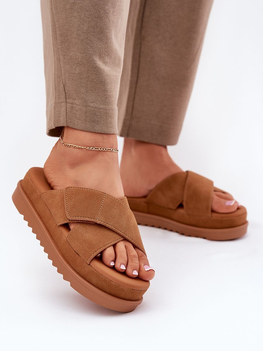 Clacquettes model 212877...