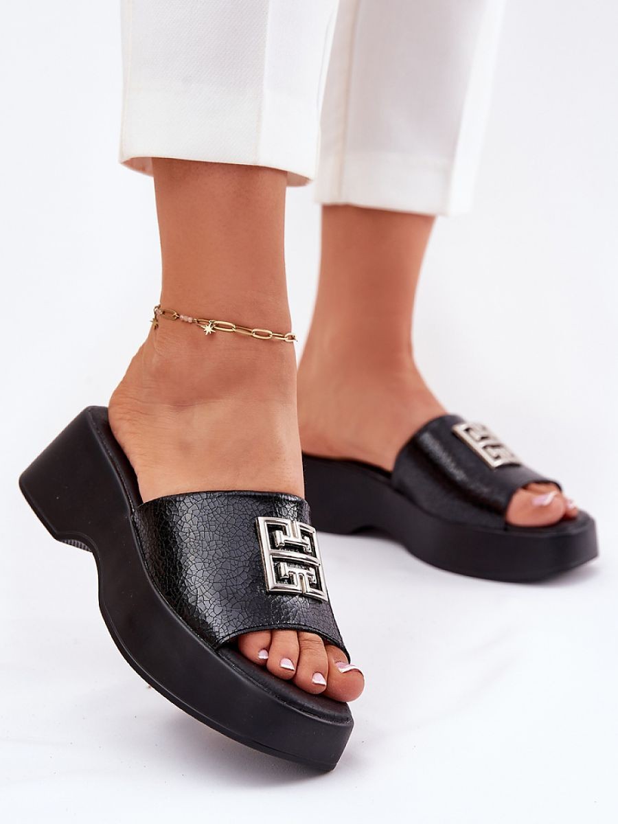 Clacquettes model 212881...