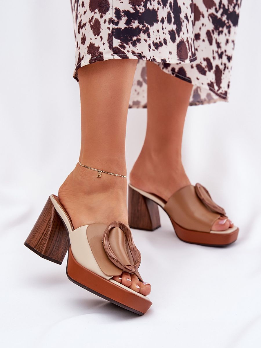 Clacquettes model 212885...