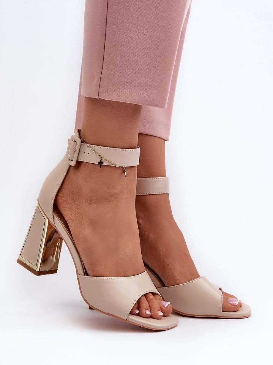 Sandales à talons model...