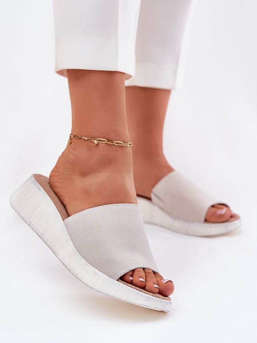 Clacquettes model 213043...